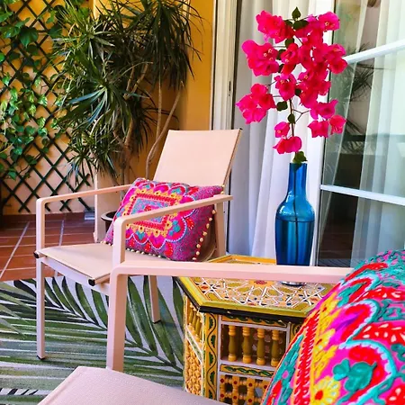 Design Shaded Terrace By Golf & Pool Apartment